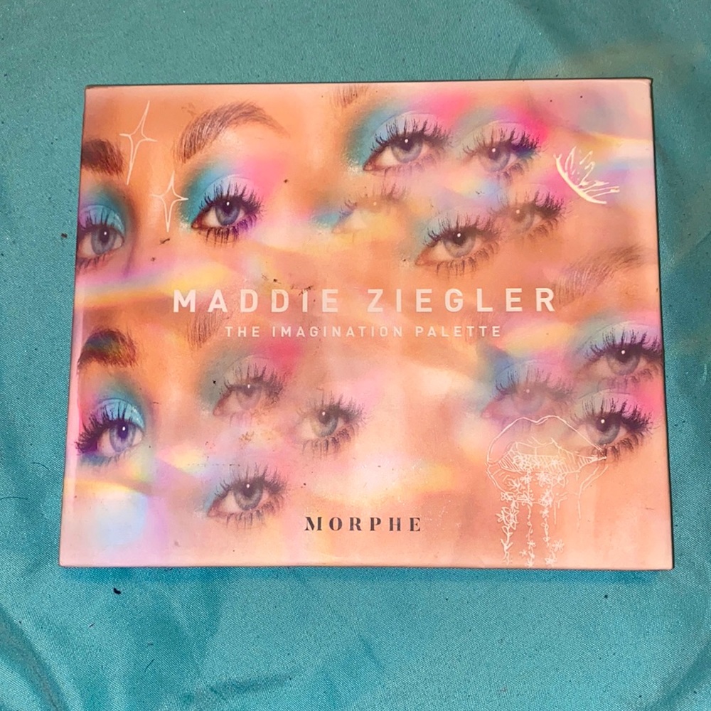 Kylie, James Charles & Maddie Ziegler palette 🎨
